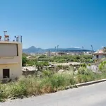 Central Apartment Next To The Beachfront