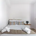 Central Apartment Next To The Beachfront